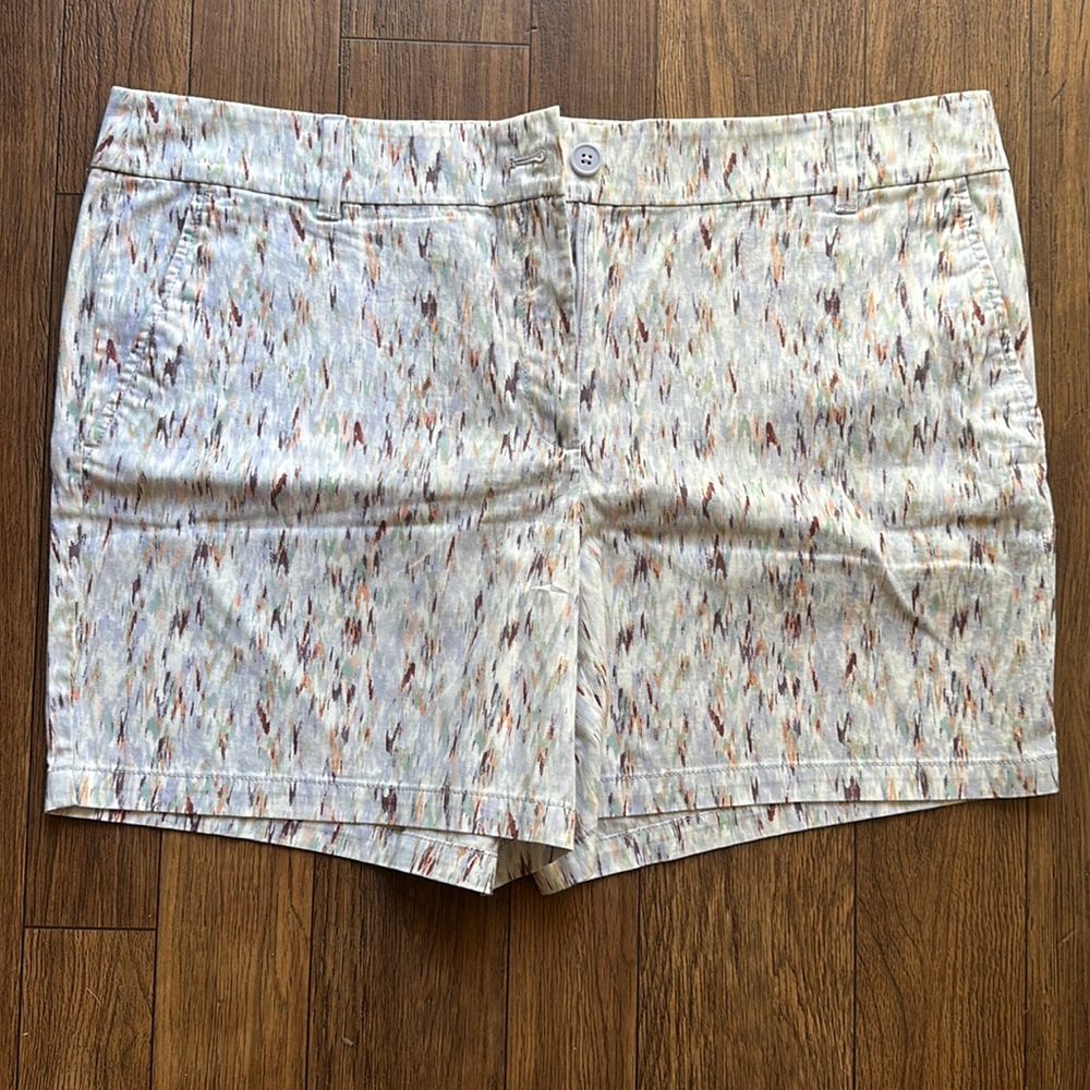 LOFT Outlet 6” Short 16